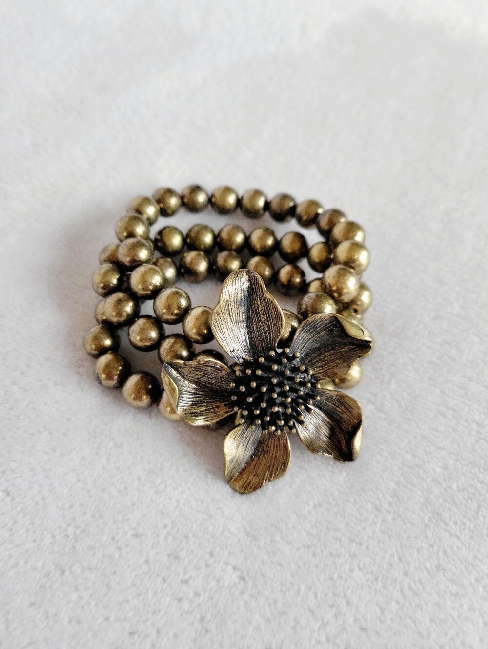 ​Antiqued Boho Gold Tone Flower Statement Stretch Bracelet